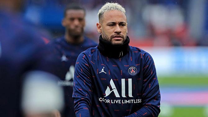 Neymar say rượu, làm loạn phòng thay đồ PSG